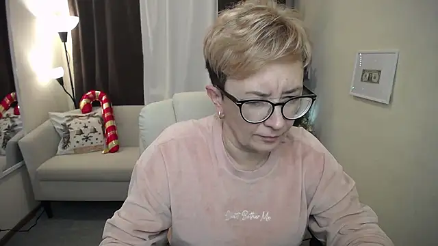 ChristinaRainforce online show from 12/01/25, 01:38