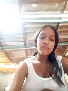 Snapshot of rachelbunny_and_kevin chatting on 12/01/25, 05:18 rachelbunny and kevin online show from 12/01/25, 05:18