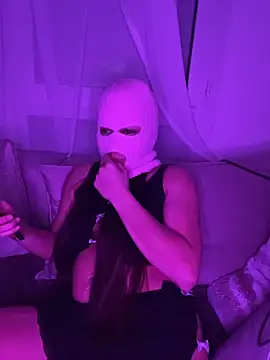 Snapshot of linaatchikita chatting on 03/07/26, 10:51 linaatchikita online show from 03/07/26, 10:51