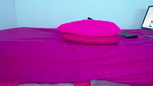 Snapshot of Milytylor chatting on 03/01/26, 02:13 Milytylor online show from 03/01/26, 02:13