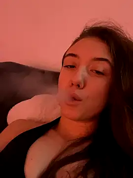 Snapshot of CristinaSw chatting on 12/15/25, 02:10 CristinaSw online show from 12/15/25, 02:10