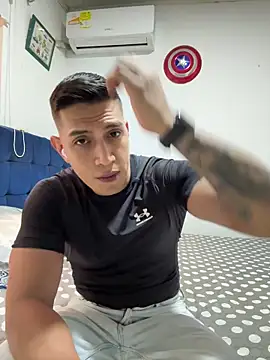 OliverWest04 online show from 04/14/26, 05:19