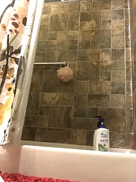 Snapshot of xxxenzo1 chatting on 12/17/24, 10:23 xxxenzo1 online show from 12/17/24, 10:23