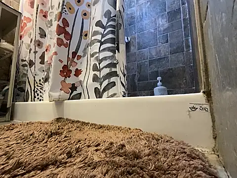 Snapshot of xxxenzo1 chatting on 03/15/25, 04:54 xxxenzo1 online show from 03/15/25, 04:54