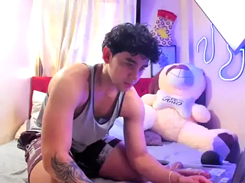 Snapshot of Logan__blaze chatting on 12/01/25, 02:33 Logan blaze online show from 12/01/25, 02:33