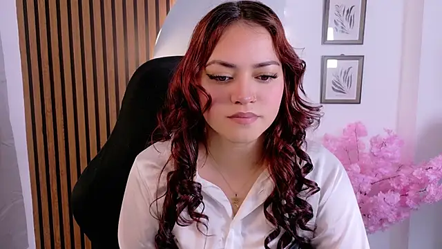 Snapshot of melany-_- chatting on 12/15/25, 12:15 melany- - online show from 12/15/25, 12:15