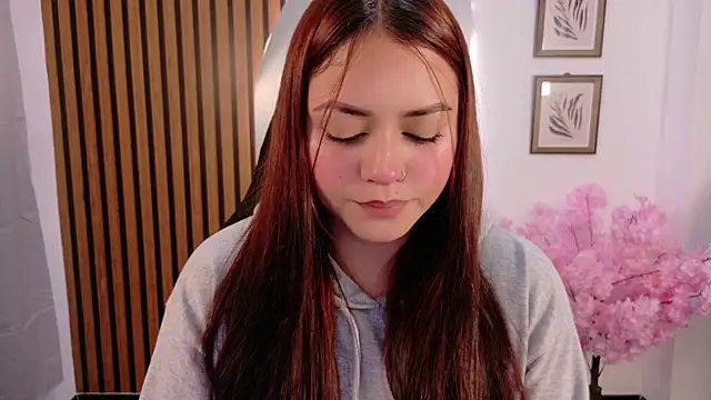 Snapshot of melany-_- chatting on 12/17/25, 01:11 melany- - online show from 12/17/25, 01:11