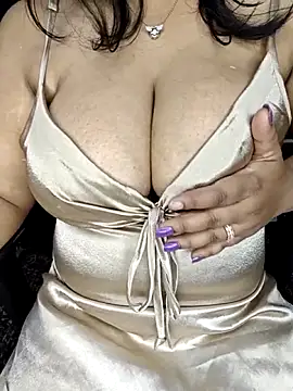 Curvy Pooja online show from 04/12/26, 04:12