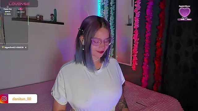 Snapshot of Destiny__14 chatting on 01/05/26, 11:08 Destiny 14 online show from 01/05/26, 11:08