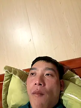 Snapshot of sanu551 chatting on 12/01/25, 04:12 sanu551 online show from 12/01/25, 04:12