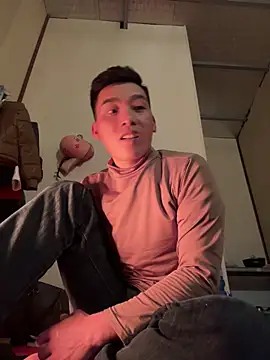 Snapshot of sanu551 chatting on 12/14/25, 03:17 sanu551 online show from 12/14/25, 03:17