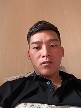 Snapshot of sanu551 chatting on 12/15/25, 03:22 sanu551 online show from 12/15/25, 03:22