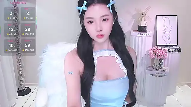 Snapshot of Persephone_2025 chatting on 12/16/25, 04:23 Persephone 2025 online show from 12/16/25, 04:23