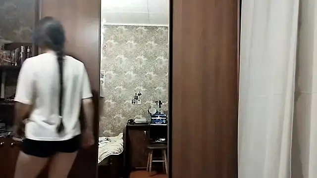 Snapshot of ArianeRandy chatting on 12/19/25, 03:08 ArianeRandy online show from 12/19/25, 03:08