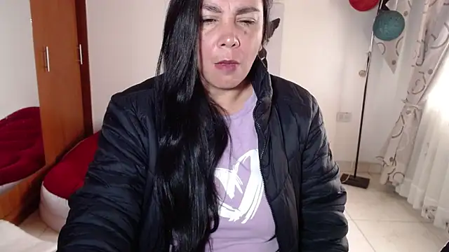 Snapshot of vivian-milf chatting on 11/26/25, 01:23 vivian-milf online show from 11/26/25, 01:23