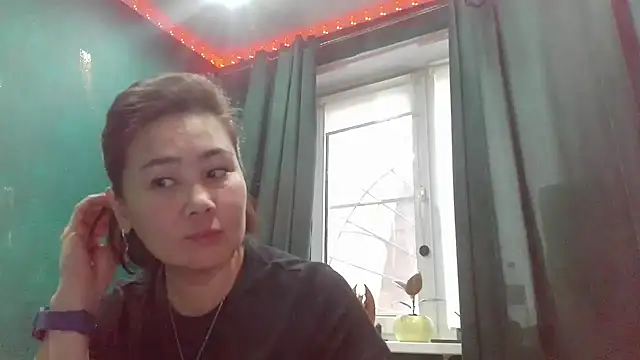 Snapshot of Nettie_Allie chatting on 12/22/25, 10:56 Nettie Allie online show from 12/22/25, 10:56