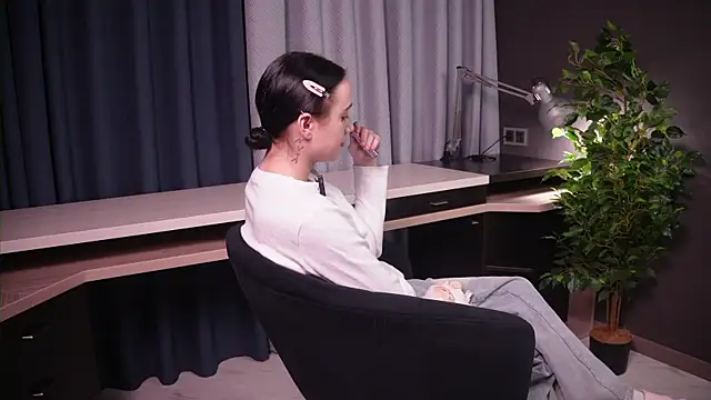 Snapshot of JesseGudgel chatting on 11/30/25, 10:41 JesseGudgel online show from 11/30/25, 10:41