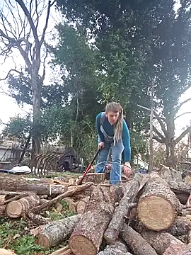 Snapshot of Horny_hippie chatting on 12/20/24, 10:11 Horny hippie online show from 12/20/24, 10:11