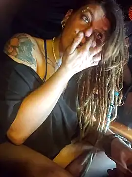 Snapshot of Horny_hippie chatting on 03/02/25, 12:31 Horny hippie online show from 03/02/25, 12:31