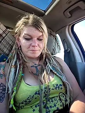 Snapshot of Horny_hippie chatting on 10/15/25, 06:41 Horny hippie online show from 10/15/25, 06:41