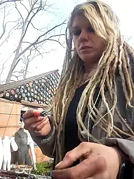 Snapshot of Horny_hippie chatting on 02/08/26, 05:16 Horny hippie online show from 02/08/26, 05:16