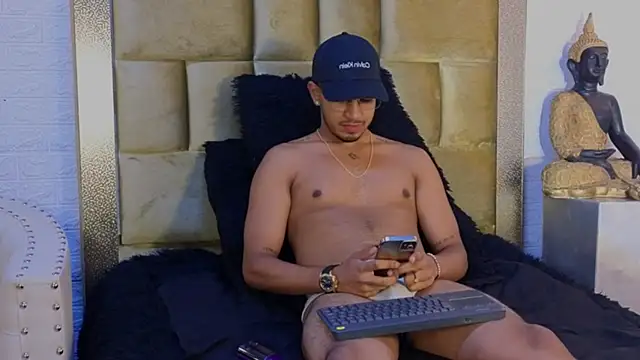 Snapshot of Brand_Collins chatting on 12/05/25, 08:38 Brand Collins online show from 12/05/25, 08:38