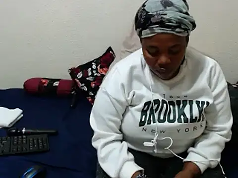 Snapshot of KittyPussyZA chatting on 05/05/26, 11:18 KittyPussyZA online show from 05/05/26, 11:18