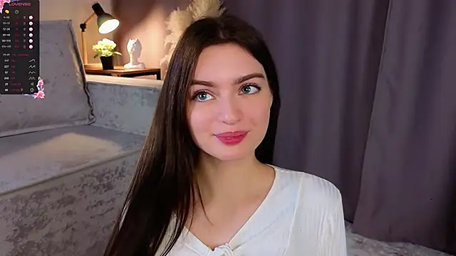 Sara Kinsly online show from 12/01/25, 06:18