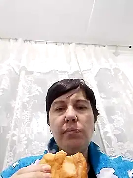 LusiaD online show from 12/22/25, 12:07