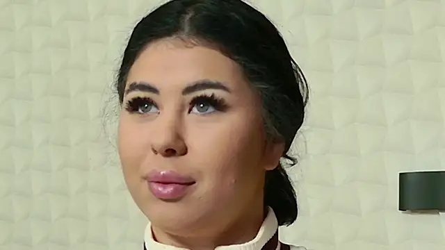 Snapshot of MegaBoobsDeee chatting on 12/23/25, 04:54 MegaBoobsDeee online show from 12/23/25, 04:54