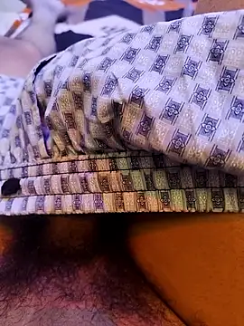 Snapshot of ishan2026 chatting on 12/17/25, 04:24 ishan2026 online show from 12/17/25, 04:24