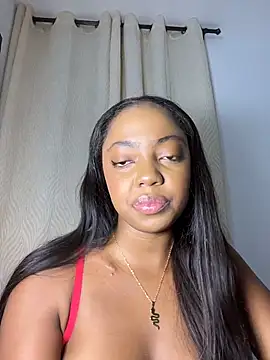 Snapshot of TiiffanyJackson_ chatting on 12/17/25, 01:44 TiiffanyJackson online show from 12/17/25, 01:44