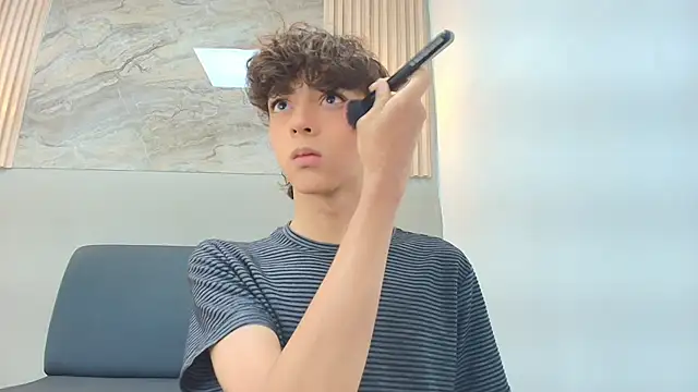 CRISS ALLEN1 online show from 12/15/25, 01:15