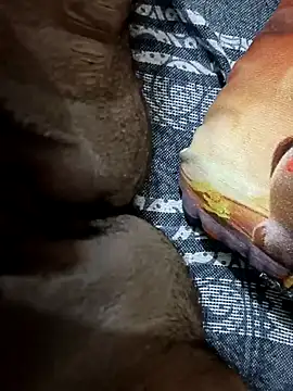 chiyalove online show from 11/30/25, 09:24