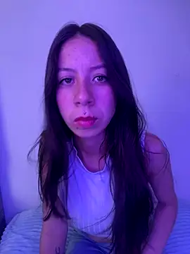 Snapshot of liceth_c chatting on 12/02/25, 02:56 liceth c online show from 12/02/25, 02:56