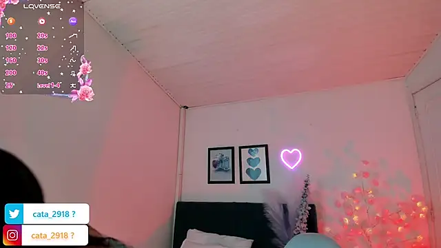 Snapshot of megan_rosse11 chatting on 12/01/25, 12:21 megan rosse11 online show from 12/01/25, 12:21