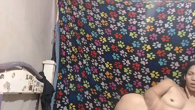 Snapshot of ELIZABET2- chatting on 05/10/26, 11:48 ELIZABET2- online show from 05/10/26, 11:48