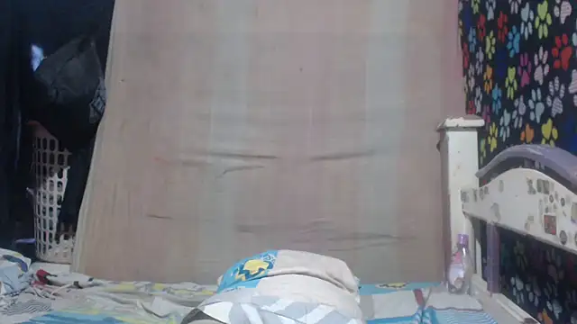 Snapshot of ELIZABET2- chatting on 06/06/26, 10:47 ELIZABET2- online show from 06/06/26, 10:47