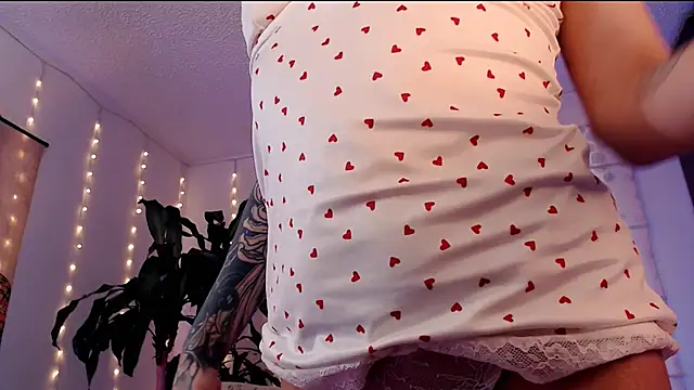 Snapshot of justmartina_ chatting on 02/23/26, 12:13 justmartina online show from 02/23/26, 12:13