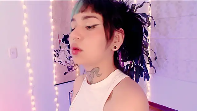 Snapshot of justmartina_ chatting on 03/18/26, 02:15 justmartina online show from 03/18/26, 02:15