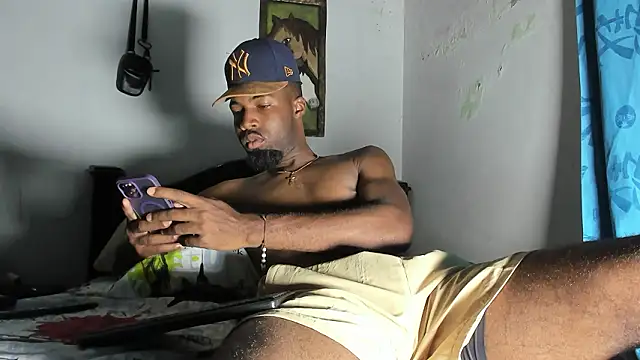 Snapshot of blaze_panther chatting on 03/05/26, 12:28 blaze panther online show from 03/05/26, 12:28