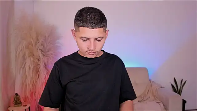 Snapshot of Juan_belmont chatting on 04/04/26, 10:57 Juan belmont online show from 04/04/26, 10:57