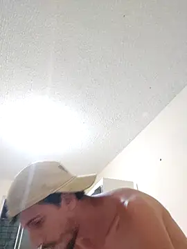 Snapshot of Surf_boy8 chatting on 11/27/25, 02:57 Surf boy8 online show from 11/27/25, 02:57