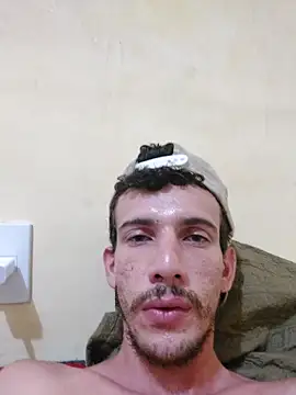 Snapshot of Surf_boy8 chatting on 11/28/25, 12:35 Surf boy8 online show from 11/28/25, 12:35