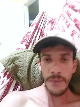 Snapshot of Surf_boy8 chatting on 12/05/25, 03:04 Surf boy8 online show from 12/05/25, 03:04