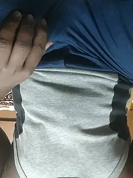 Snapshot of hunter379 chatting on 11/29/25, 08:17 hunter379 online show from 11/29/25, 08:17