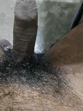 Snapshot of hunter379 chatting on 12/05/25, 04:58 hunter379 online show from 12/05/25, 04:58