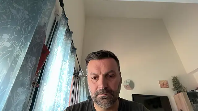 Snapshot of coolsmith81 chatting on 07/22/26, 04:32 coolsmith81 online show from 07/22/26, 04:32