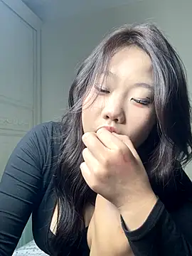 Xiaojie-520521 online show from 12/19/25, 07:37