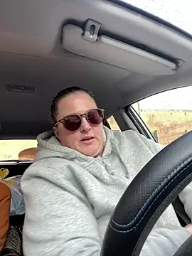 Snapshot of bea_french_curvy chatting on 02/10/26, 08:29 bea french curvy online show from 02/10/26, 08:29